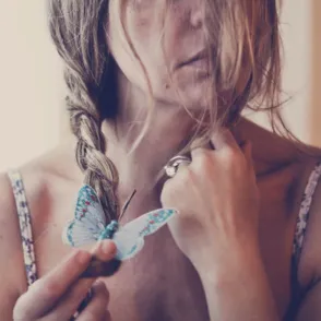 Echa a volar con "Mujer Mariposa", una exposición a favor de la lucha contra la violencia de género