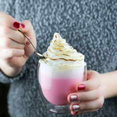 Pink latte, el café rosa que a todas nos gustaría tomar por la mañana