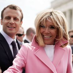 En Amérique, Brigitte Macron ose le manteau rose fluo et la robe jaune (Photos)