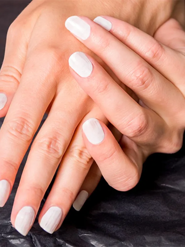 La tendencia de uñas color nude renueva su reinado una temporada más