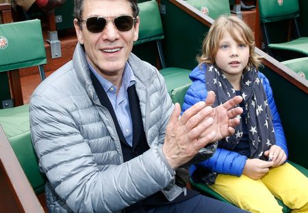 Roman, le fils de Marc Lavoine passe du bon temps en famille à Roland-Garros