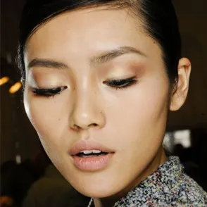 Layering: el ritual de limpieza facial más famoso de las orientales