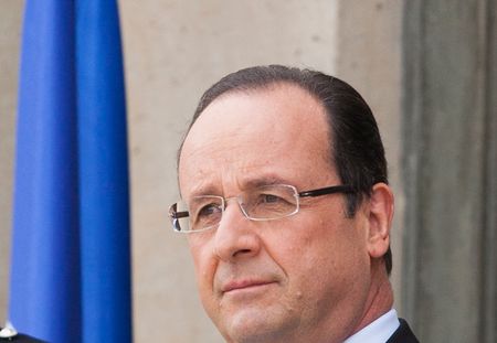 François Hollande : Sa réaction à la Une de Closer