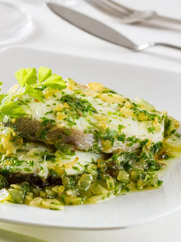 Merluza en salsa verde y otras 4 recetas para mojar pan