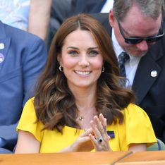 En petite robe jaune moulante, Kate Middleton fait sensation à Wimbledon