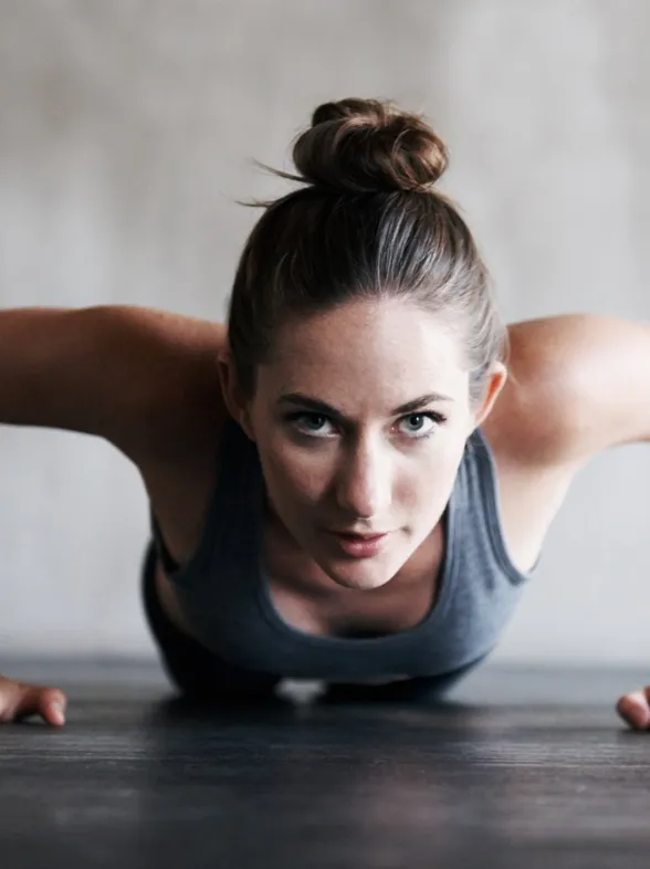 Burpees: qué son, cómo hacerlos y rutinas para ponerte en forma