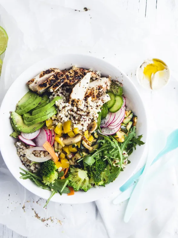 ¿Cómo hacer una ensalada de quinoa? 10 recetas saludables y riquísimas