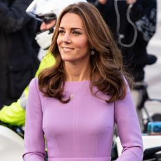 En robe lilas, Kate Middleton fait un retour pour le moins remarqué !