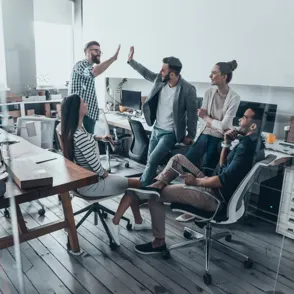 Keine Lust zu arbeiten? So verbesserst du die Stimmung im Büro