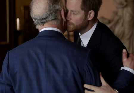 Cette photo du prince Charles jeune prouve que le prince Harry est bien son fils
