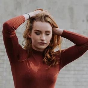 ¿A tu pelo le falta volumen? Quizá estás cometiendo estos errores