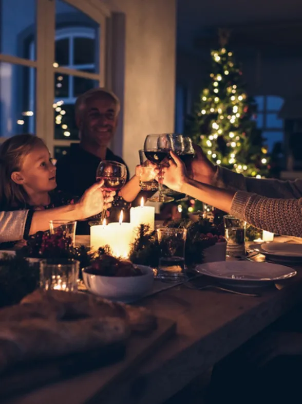 Las velas más bonitas para vestir tu mesa de comedor en navidad