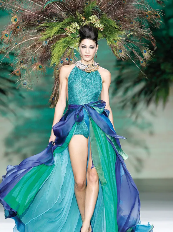 Francis Montesinos devuelve la espectacularidad a MBFWM