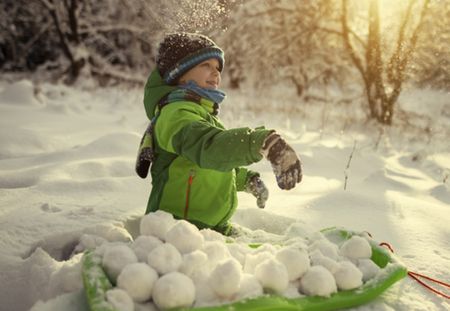 Ce garçon de 9 ans met fin à l'interdiction des batailles de boules de neige dans sa ville