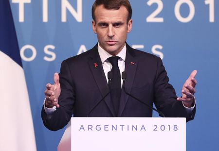 Dégage Macron : les internautes réagissent aux annonces du président