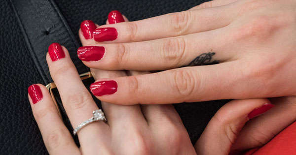 Nagellack Trends 19 Das Sind Die 4 Schonsten Looks Im Neuen Jahr