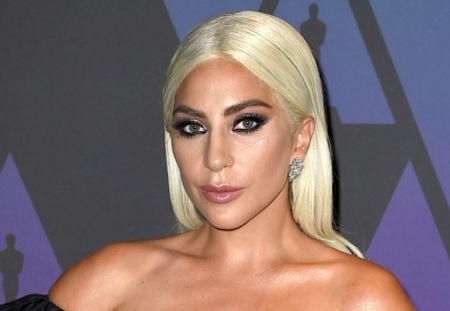 C'est imminent... Lady Gaga s'apprête à dévoiler sa marque de maquillage !