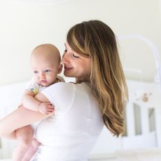Warum Babys nicht mehr auf dem Bauch schlafen sollten und 3 andere veraltete Regeln