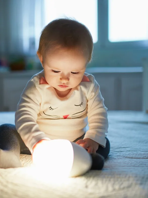 Nie wieder Angst im Dunkeln: Die besten Nachtlichter für Kinder im Vergleich