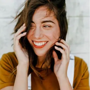 Cómo cuidar la salud bucodental durante la menopausia