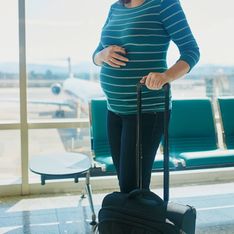 Viaggiare in aereo in gravidanza: fino a che mese si può prendere l'aereo?
