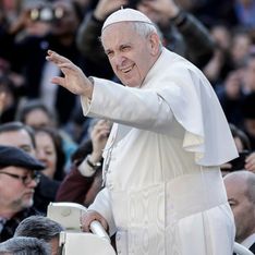 D'après le pape François, le féminisme est comme un machisme avec une jupe