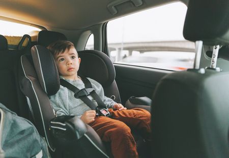 Jusqu'à quel âge faut-il installer son enfant dans un siège-auto ?