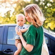 Autofahren mit Baby: 4 Tipps, damit ihr sicher ans Ziel kommt