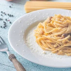 Espaguetis a la carbonara: descubre la auténtica receta italiana