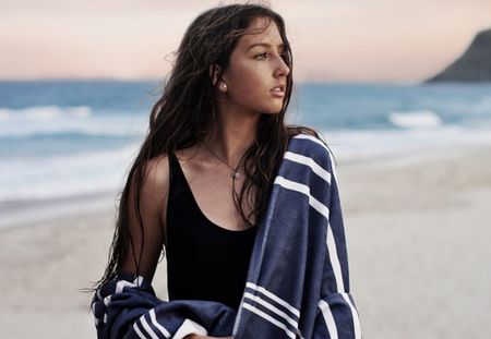 La serviette de plage: y penser avant l'été