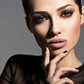 Maquillaje de ojos ahumados: ¿cómo hacerlo en casa?