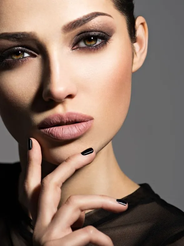 Maquillaje de ojos ahumados: ¿cómo hacerlo en casa?