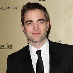 Robert Pattinson : Il s'amuse avec des vaches