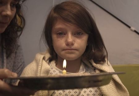 Une seconde par jour pour montrer le quotidien d’une petite fille au cœur de la guerre (vidéo)