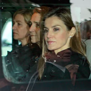 La familia real se une para rendir homenaje al rey Pablo I de Grecia
