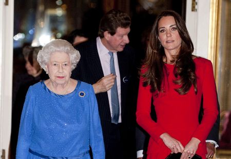 De Kate Middleton ou Elizabeth II, qui est la meilleure mère ?
