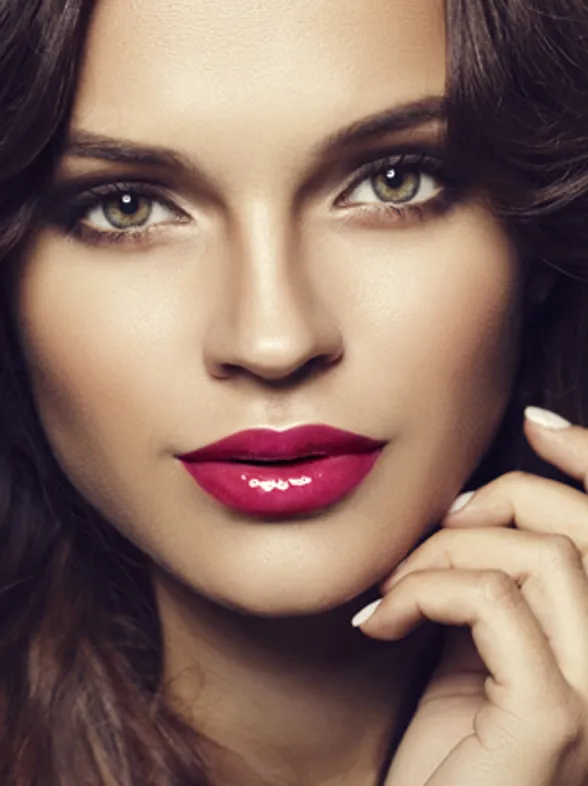 Tutorial de maquillaje: Cómo llevar el rojo de labios perfecto