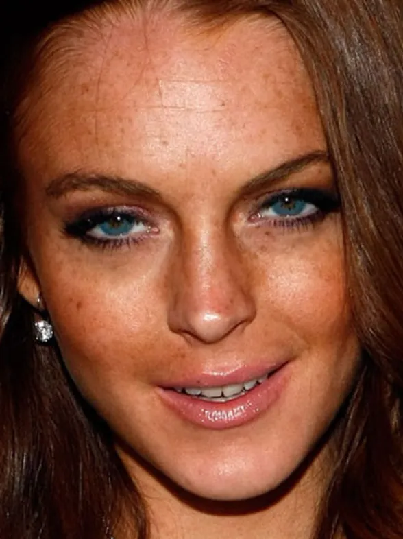 22 Stages Every Girl Goes Through When Fake Tanning
