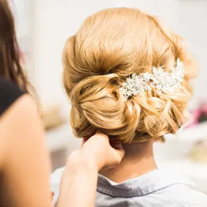 Recogidos bajos para novias: ideas espectaculares para triunfar