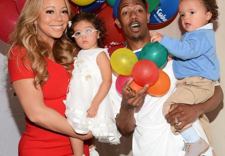 Pour les 8 ans de ses jumeaux, Mariah Carey poste une photo de son accouchement