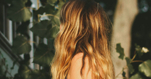 Haare Naturlich Aufhellen 5 Tricks Fur Eine Sonnengekusste Mahne