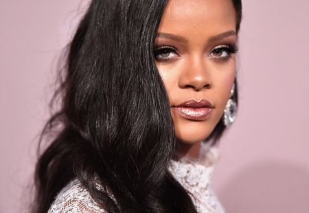 Rihanna choisit un top de 68 ans comme égérie de sa marque de luxe