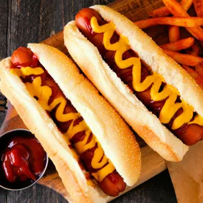 ¿Sabes de qué están hechos los perritos calientes?