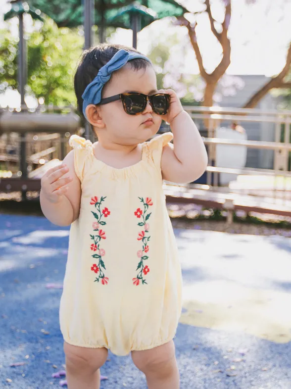 Sommerhitze: So schützt du dein Baby an heißen Tagen