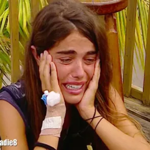 Supervivientes: El regalo envenenado de Telecinco a Violeta tras su abandono obligado