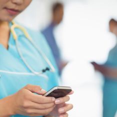Les téléphones portables, à l'origine de nombreuses infections à l'hôpital ?