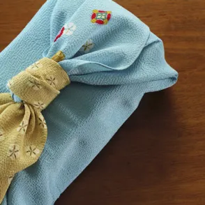 Furoshiki, el arte de envolver regalos de manera sostenible