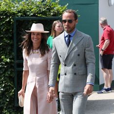En rose, Pippa Middleton fait sensation aux côtés de son frère à Wimbledon