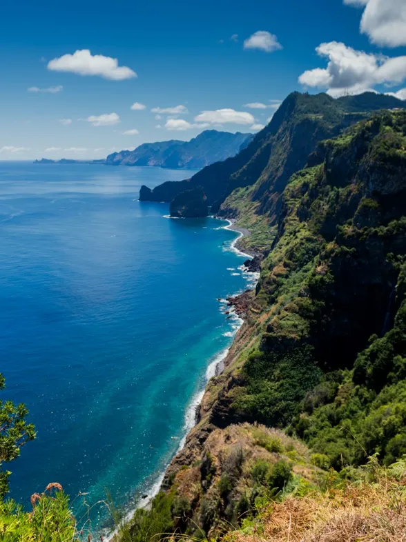 Viaje a Madeira: qué ver, qué comer y qué hacer en la isla de la eterna primavera