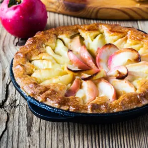 Tarta de manzana sin horno: cómo prepararla paso a paso